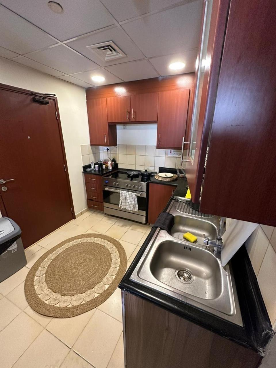 Ora Place Dubai Hostel Exterior photo